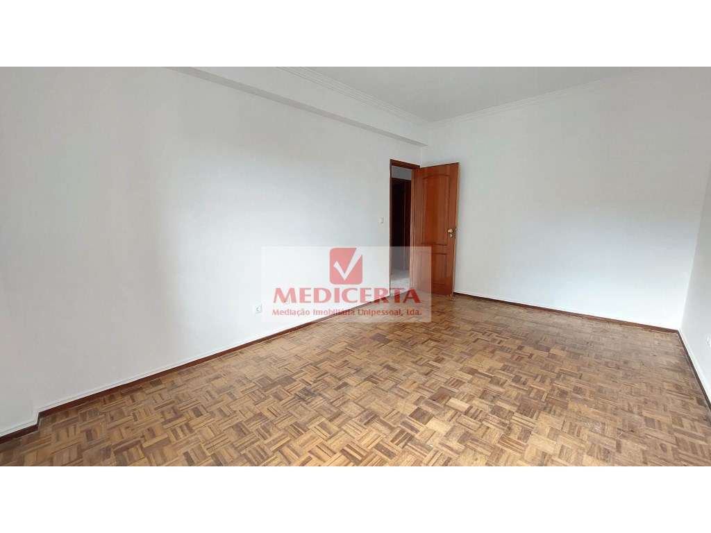 T2 - Tapada das Mercês - Grande imagem: 5/12