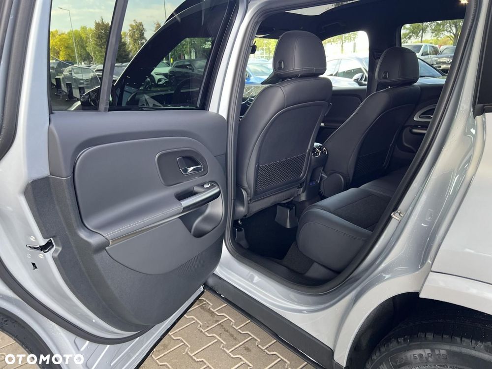 Mercedes-Benz GLB - 17