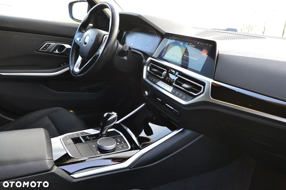 BMW Seria 3 320d Advantage - 14