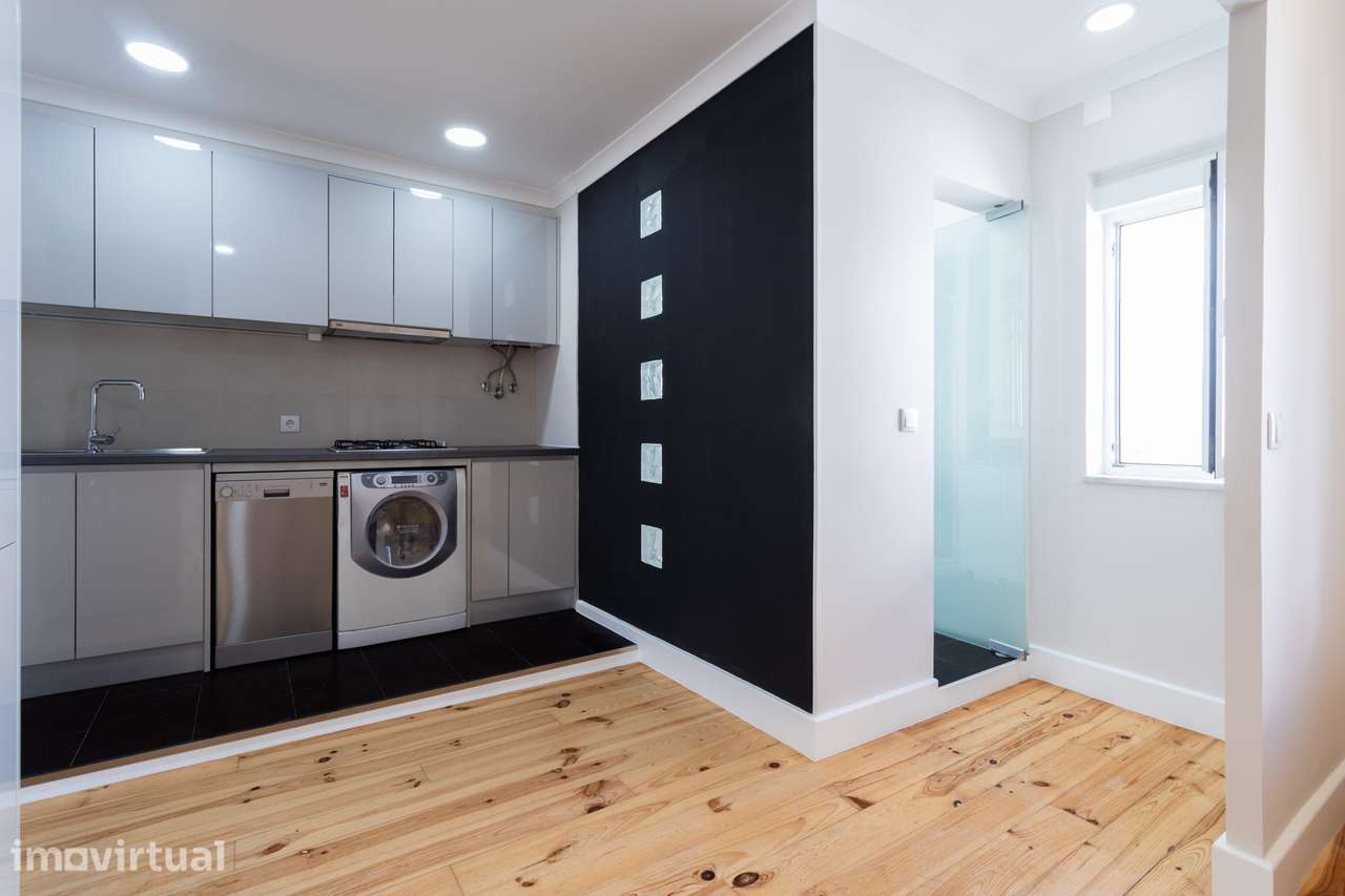 T2 Remodelado no Dafundo – Excelente Investimento em Oeiras - Dafundo - Grande imagem: 2/10