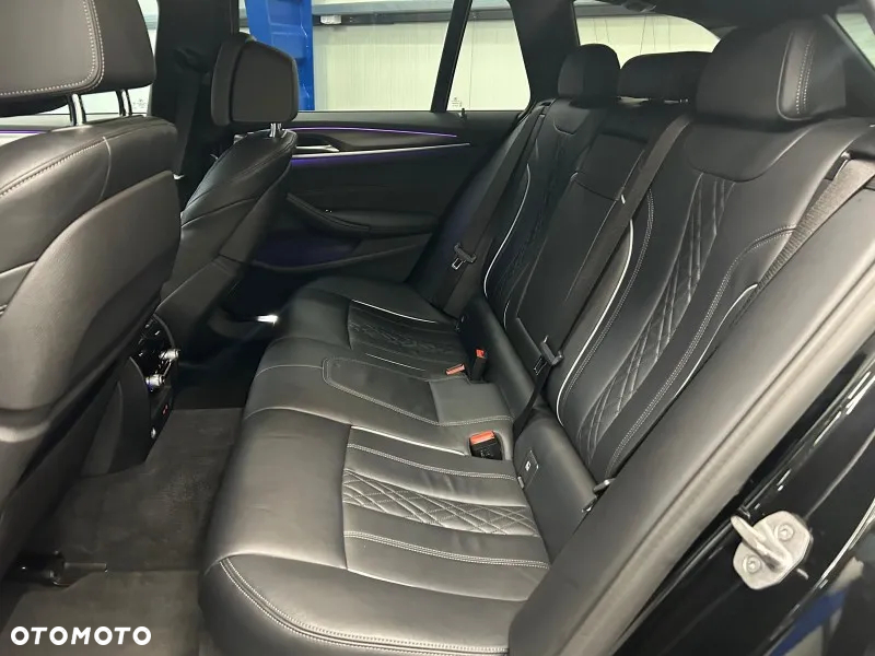 BMW Seria 5 540d xDrive Touring - 15