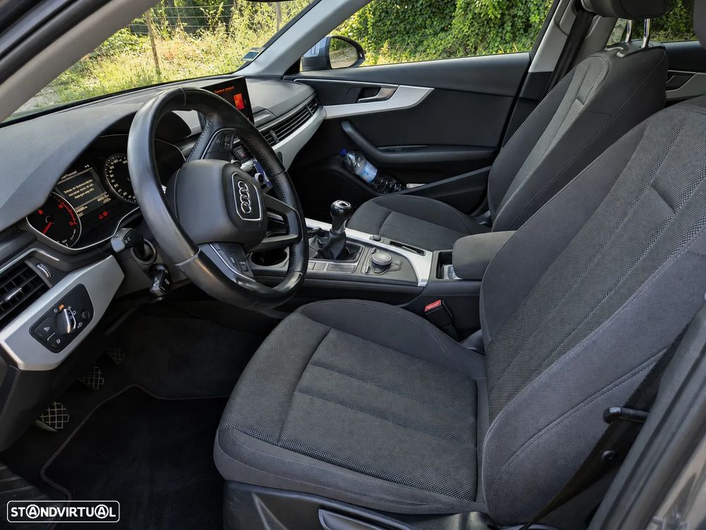 Audi A4 Avant 2.0 TDI Business Line - 15