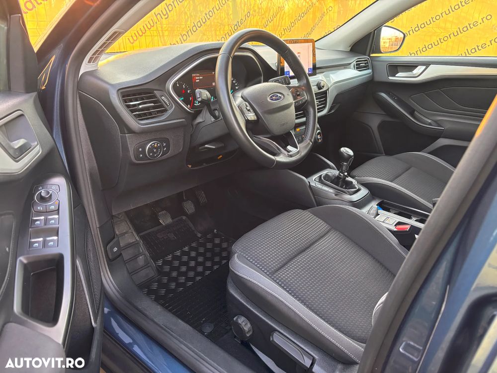 Ford Focus 1.0 EcoBoost MHEV Titanium - 11
