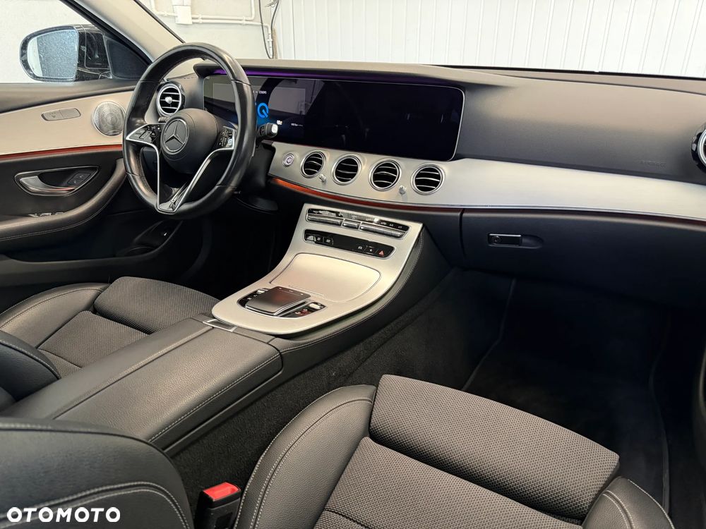 Mercedes-Benz Klasa E 300 de Avantgarde - 26