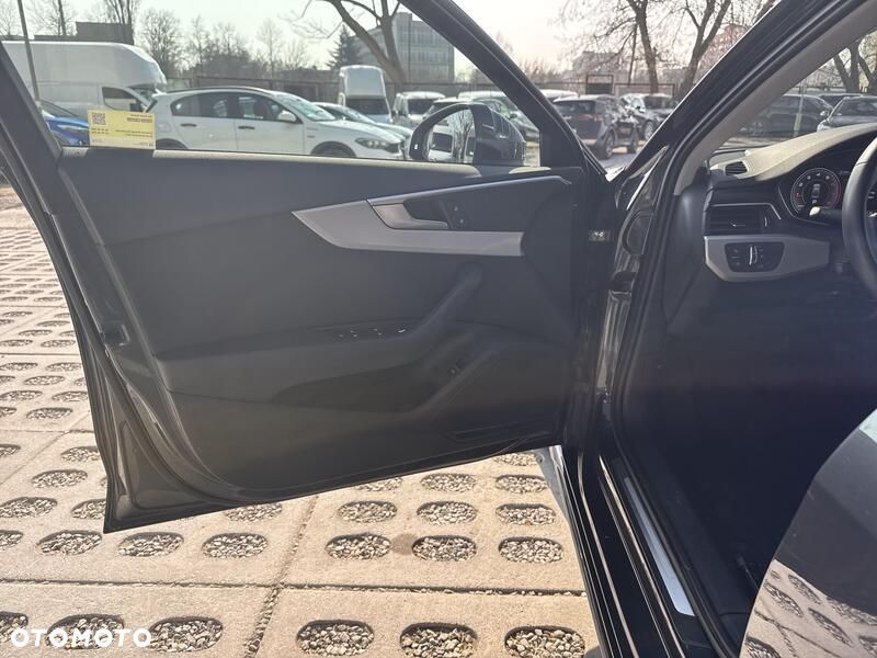 Audi A4 Limousine 35 TFSI mHEV Advanced S tronic - 13