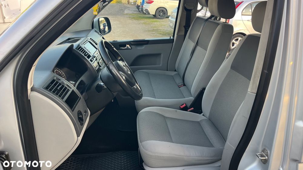 Volkswagen Caravelle - 7