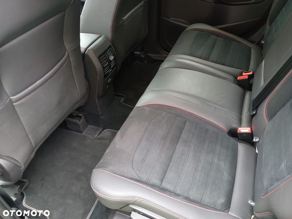 Ford Kuga 1.5 EcoBoost 2x4 ST-Line - 8
