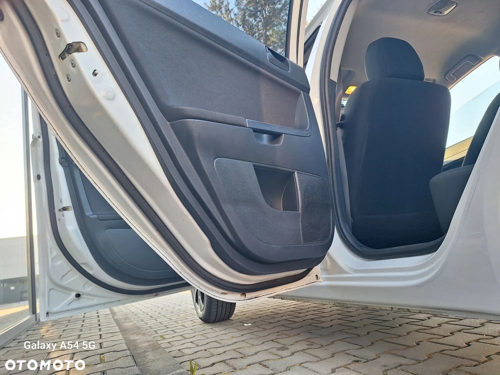 Mitsubishi Lancer 1.5 Inform - 8