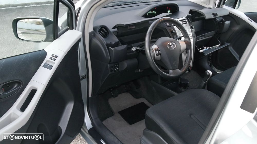 Toyota Yaris 1.0 VVT-i Comfort+AC+VSC - 44