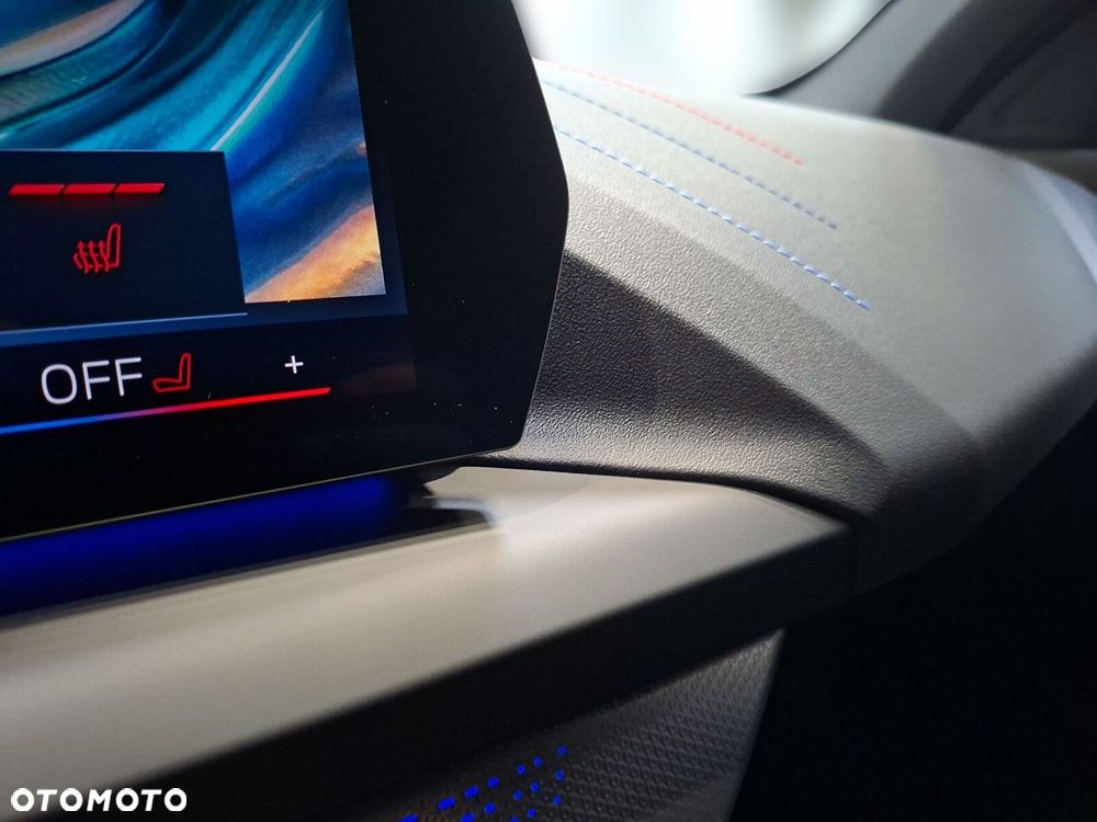 BMW Seria 1 120 mHEV - 27