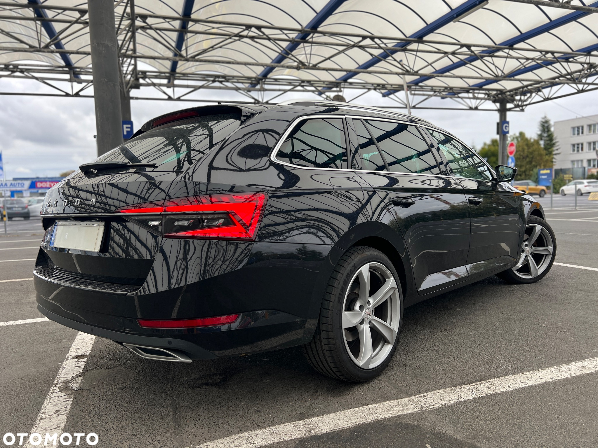 Skoda Superb 2.0 TDI SCR Style DSG - 4