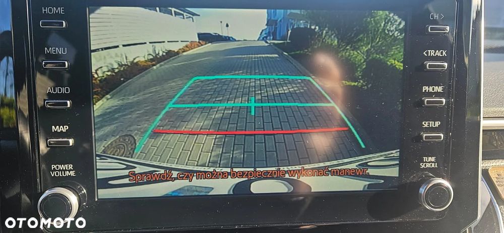 Toyota Corolla 1.8 Hybrid Comfort - 17