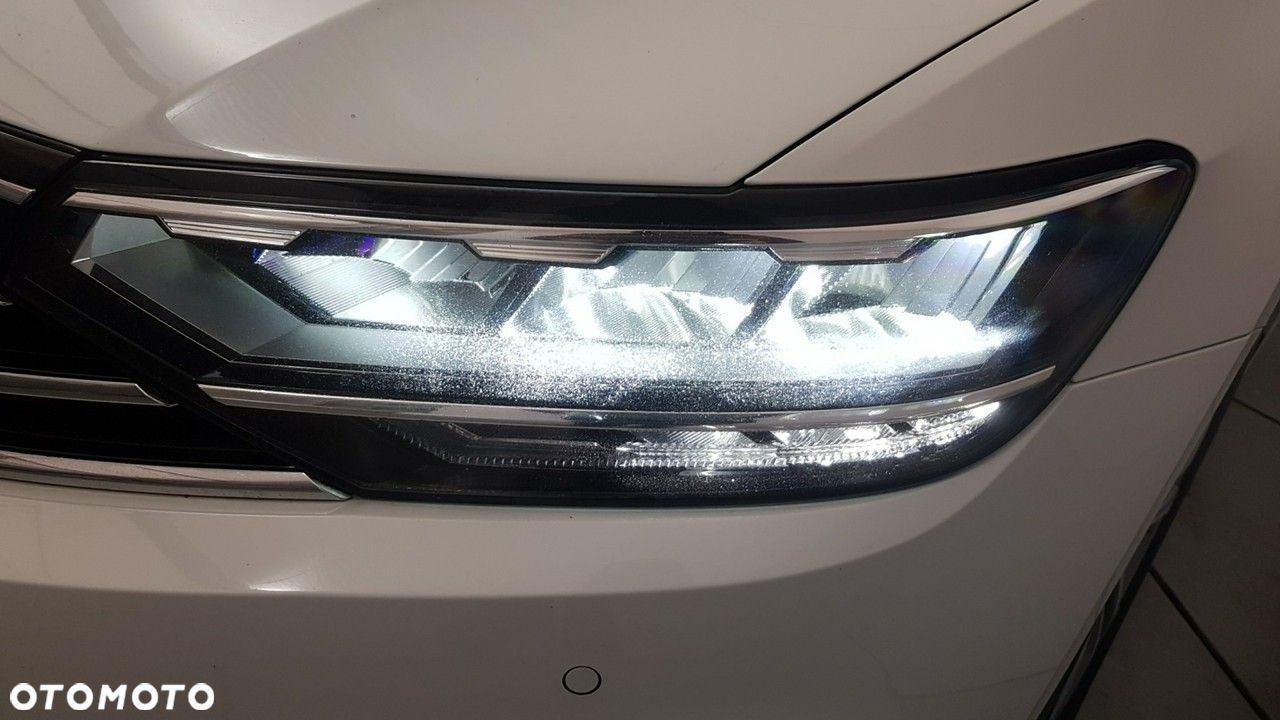 Volkswagen Passat - 14