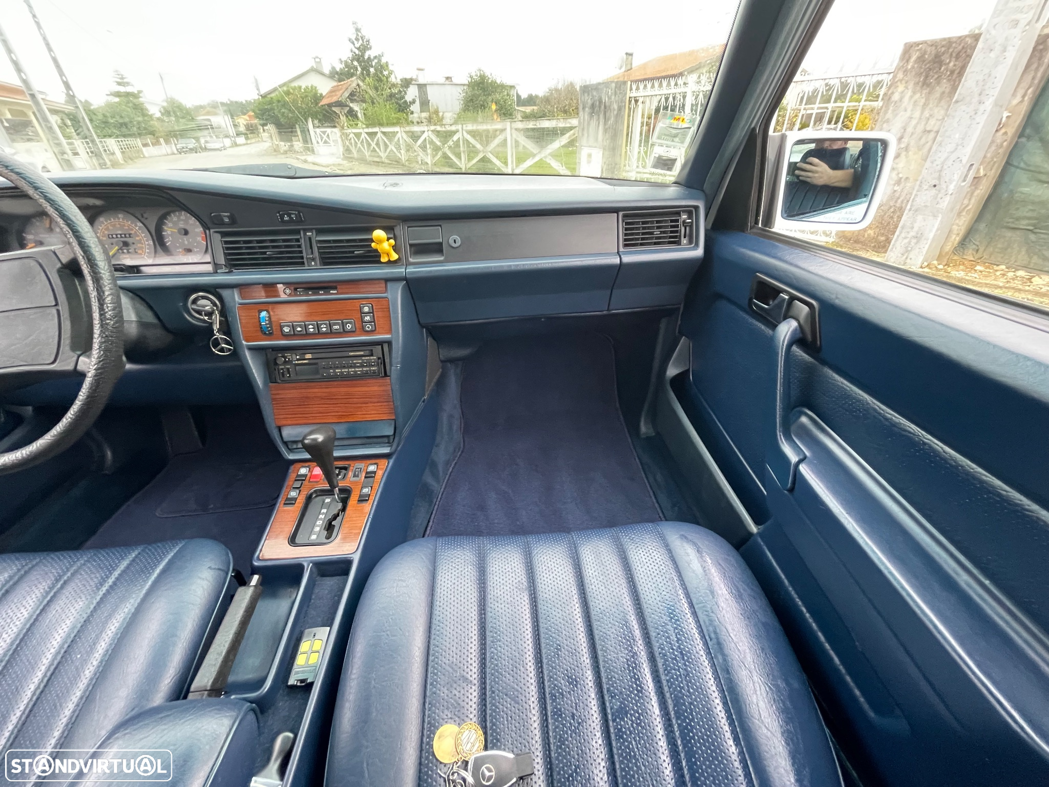 Mercedes-Benz 190 - 12
