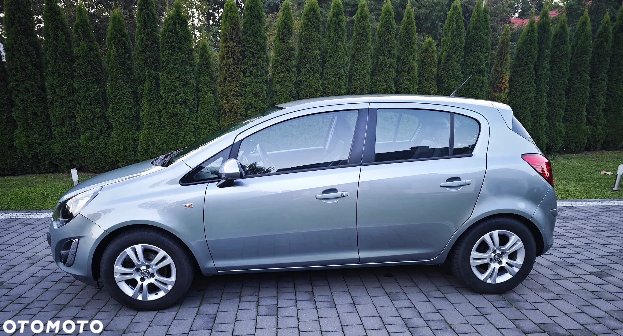 Opel Corsa 1.4 16V Cosmo - 11