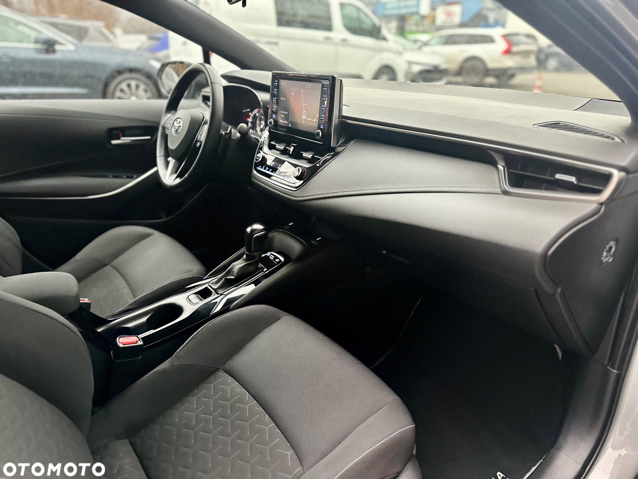 Toyota Corolla 2.0 Hybrid Comfort - 23