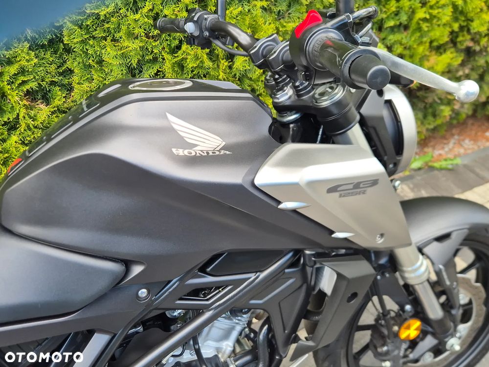 Honda CB - 12