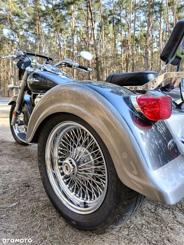 Suzuki Boulevard - 4