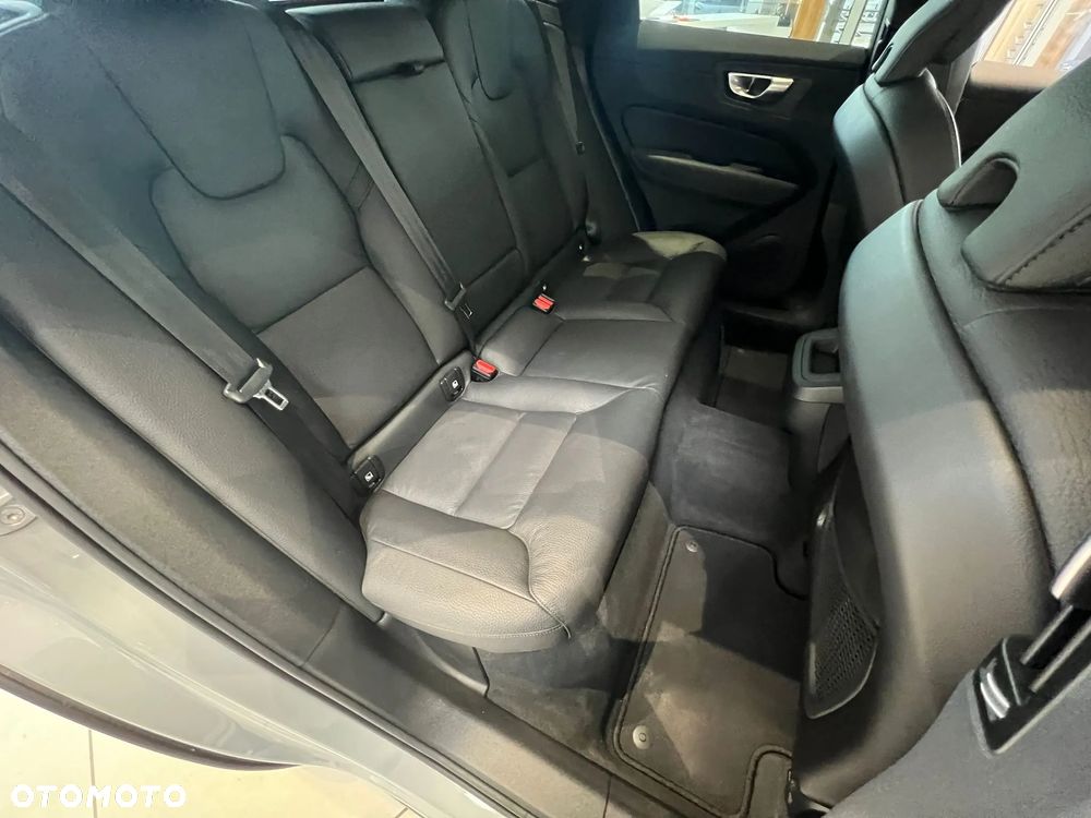 Volvo XC 60 B5 B AWD Geartronic RDesign - 19