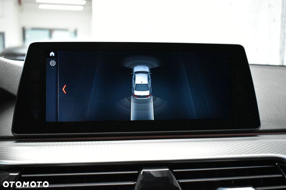 BMW Seria 5 520d xDrive M Sport sport - 16