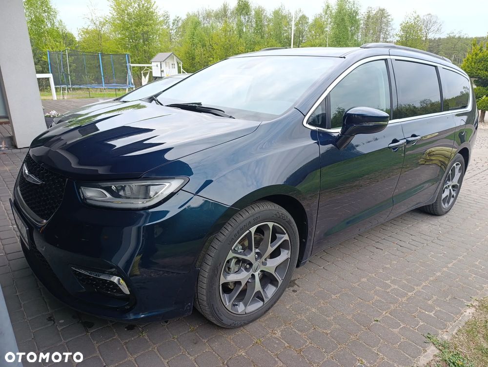 Chrysler Pacifica - 11