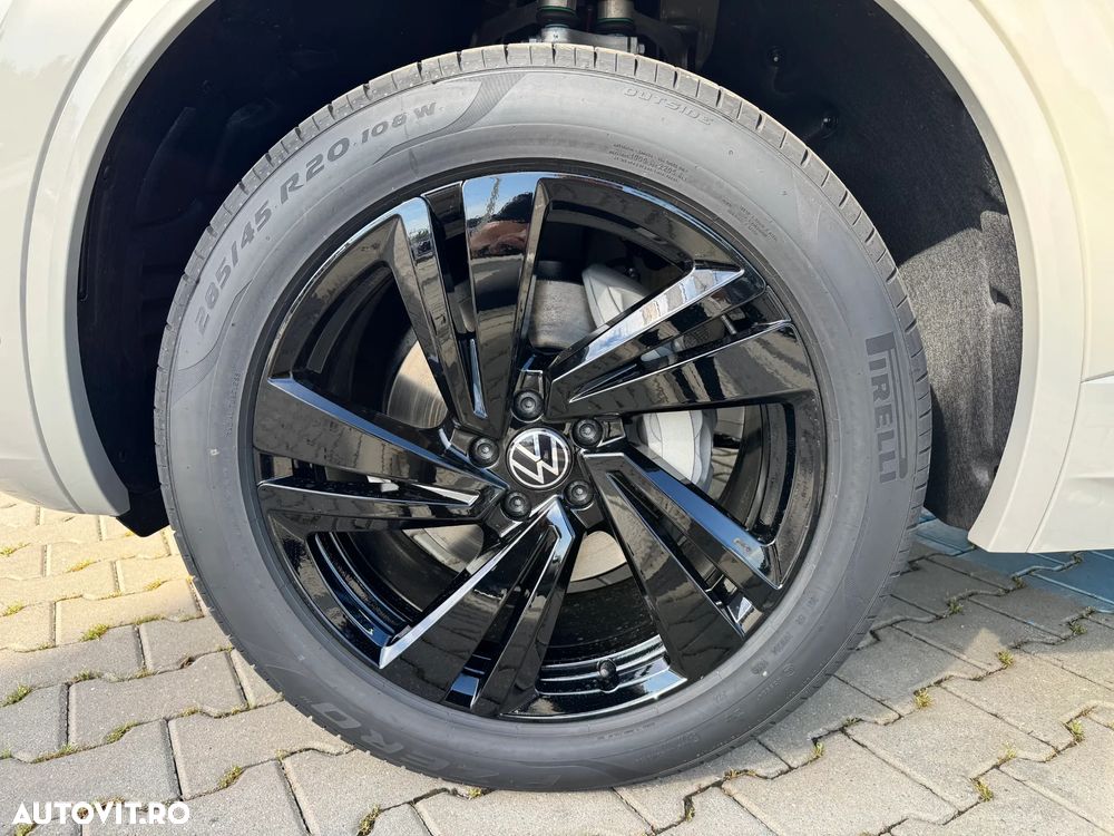VOLKSWAGEN Touareg 2026 — imagine 8