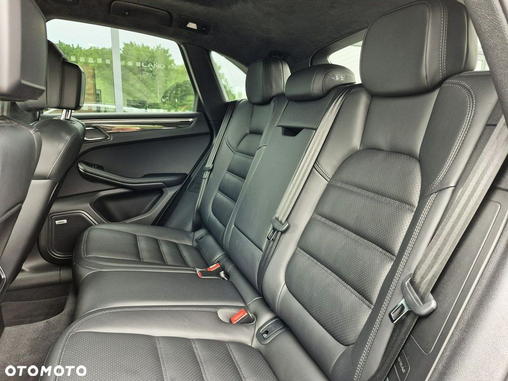 Porsche Macan - 31