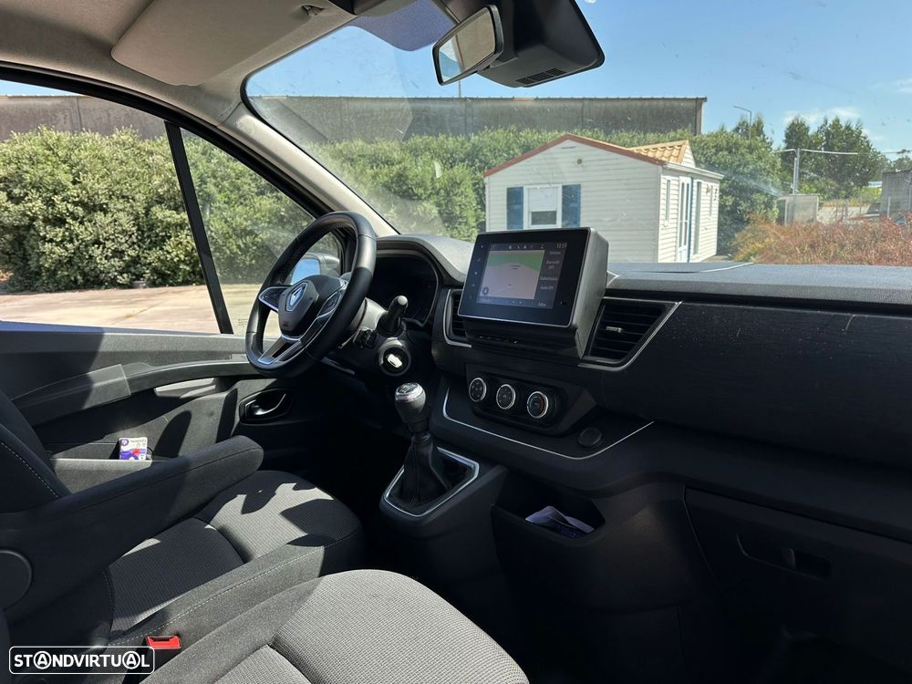 Renault Trafic - 10
