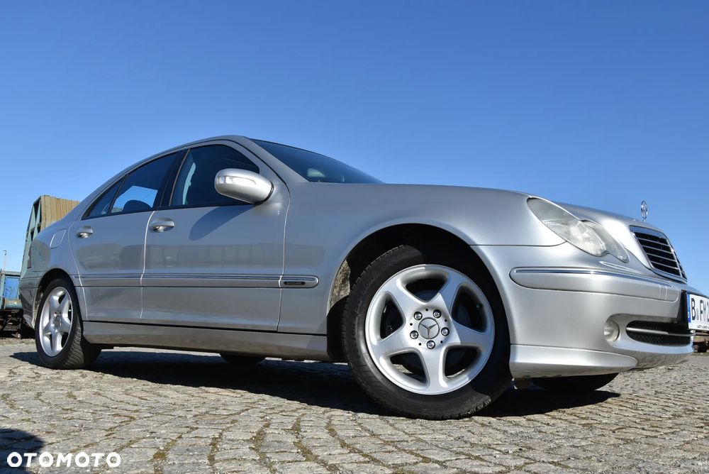 Mercedes-Benz Klasa C 180 Kompressor Automatik Avantgarde - 26