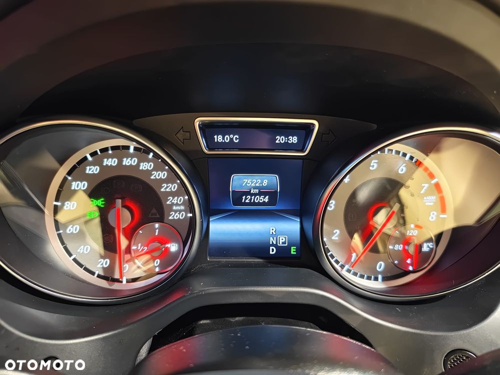 Mercedes-Benz CLA - 10
