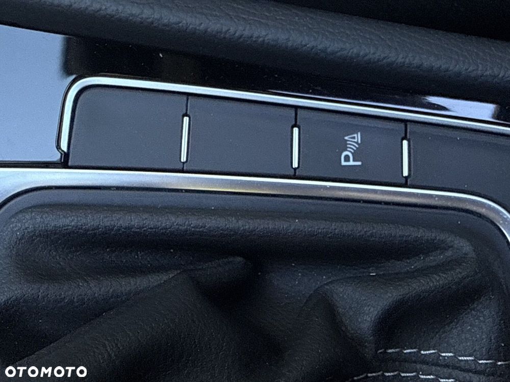 Volkswagen Golf 2.0 TSI 4Mot R DSG - 24