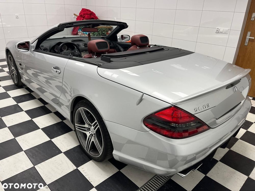 Mercedes-Benz SL 63 AMG - 28