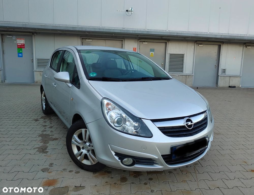 Opel Corsa 1.4 16V Cosmo - 11