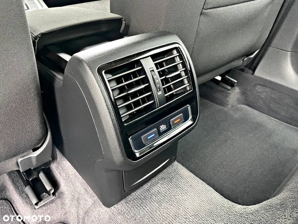 Volkswagen Passat Variant 1.5 TSI OPF DSG Comfortline - 30