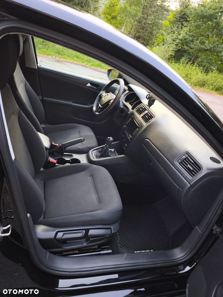 Volkswagen Jetta 2.0 Base - 11