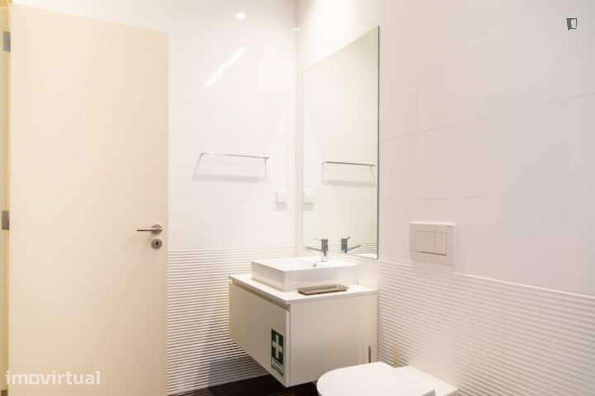 Apartamento com 2 quartos - localizado em Vitória Porto - Grande imagem: 2/24
