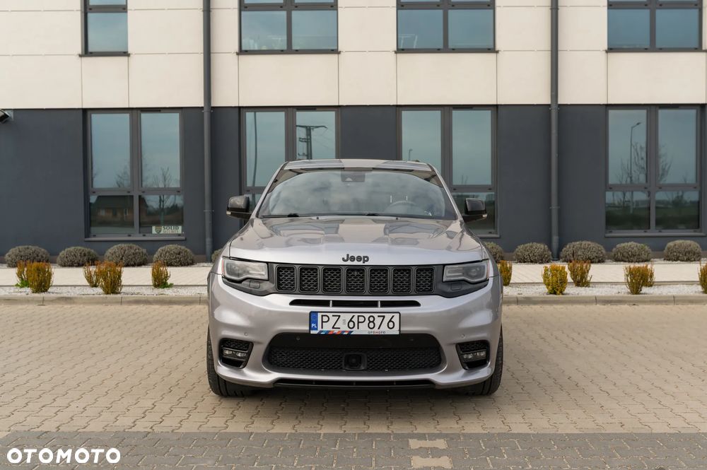 Jeep Grand Cherokee SRT - 3