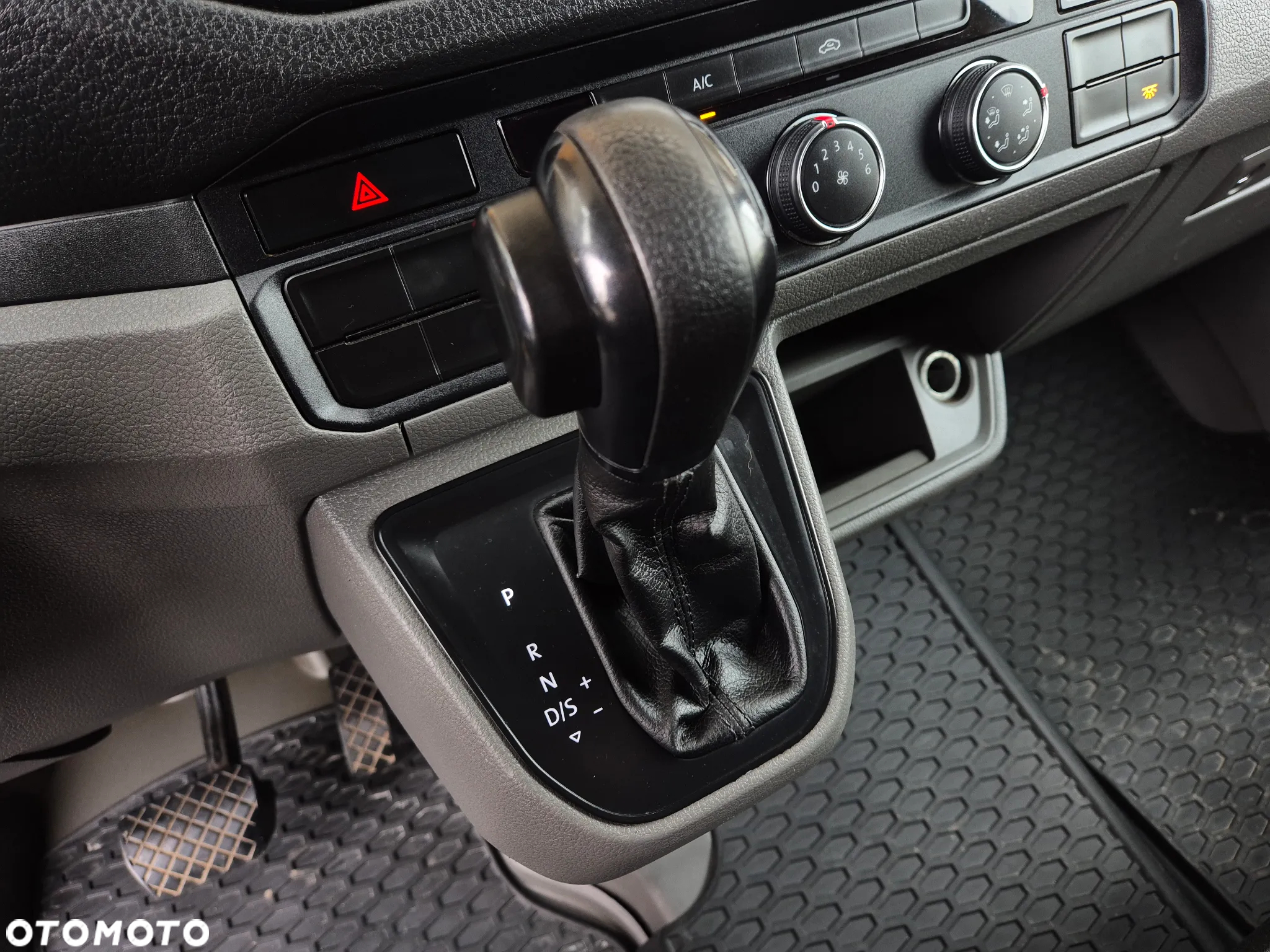 Volkswagen CRAFTER - 13