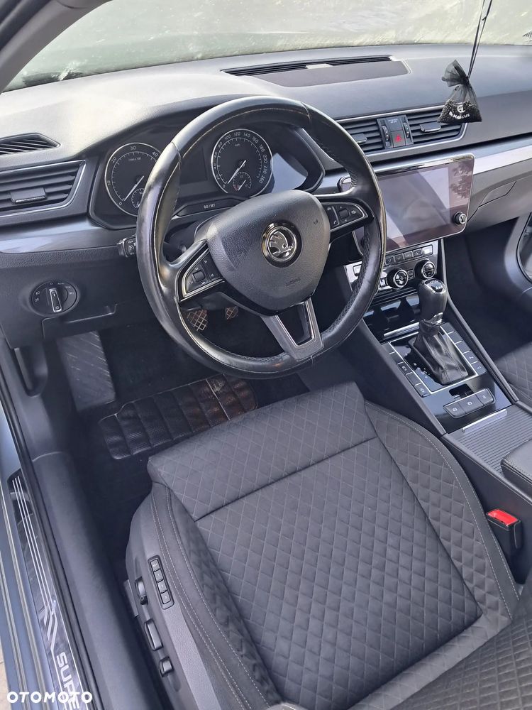Skoda Superb 2.0 TDI SCR 4x4 Style DSG - 8