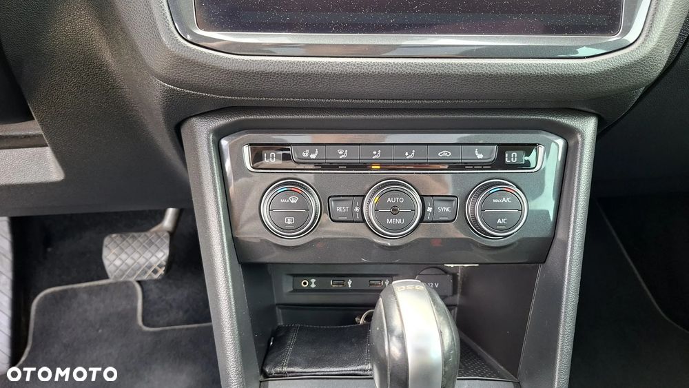 Volkswagen Tiguan 2.0 TDI SCR 4MOTION DSG Highline - 39