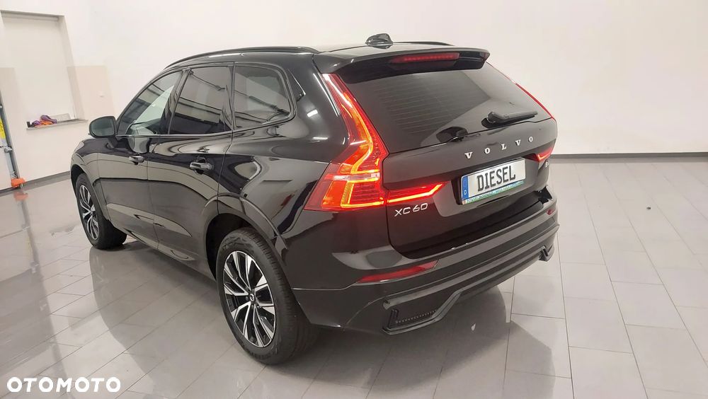 Volvo XC 60 B4 D Plus Dark - 4