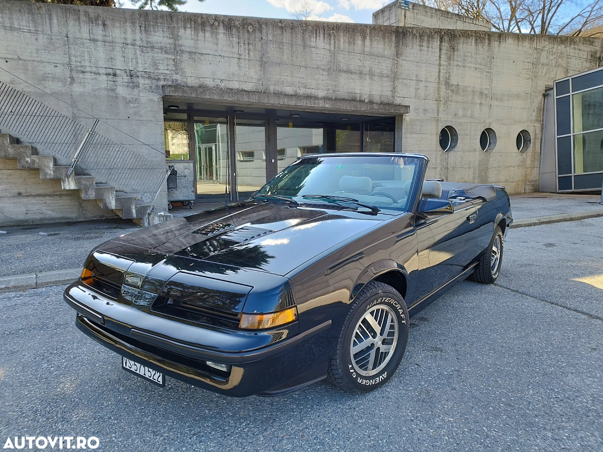 Pontiac Sunbird - 20