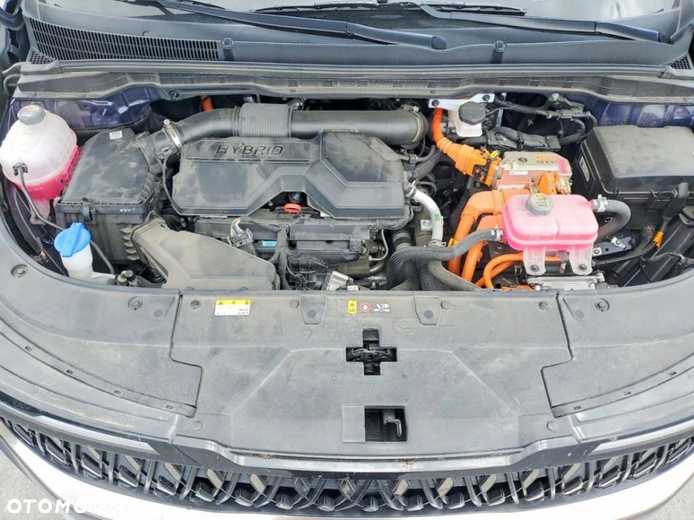 Kia Carnival - 12