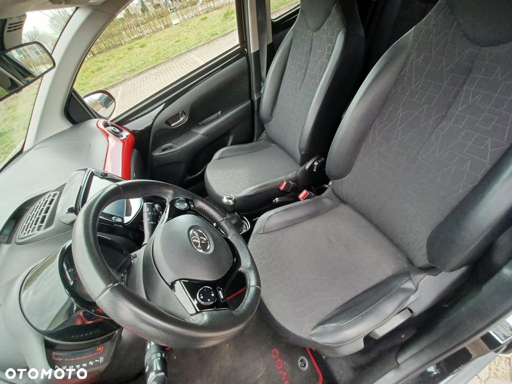 Toyota Aygo 1.0 VVT-i Black Edition - 24