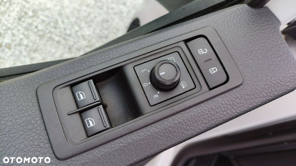Volkswagen Multivan - 33