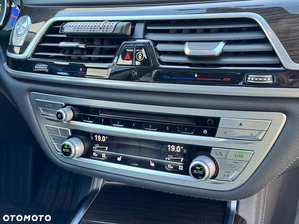 BMW Seria 7 730d xDrive - 28