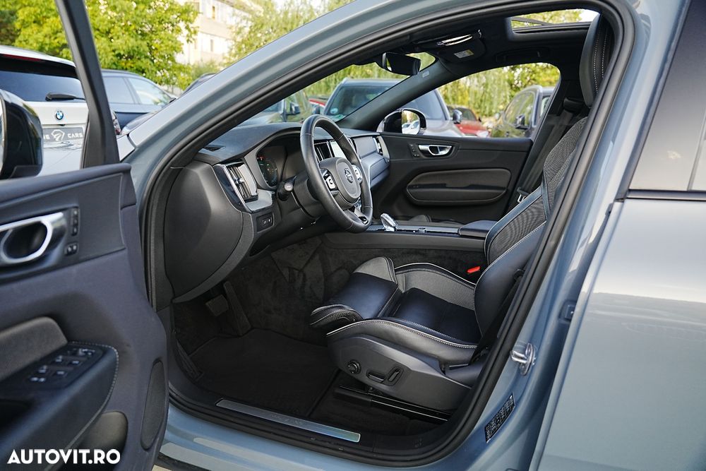 Volvo XC 60 Recharge T6 Twin Engine eAWD R-Design Expression - 17