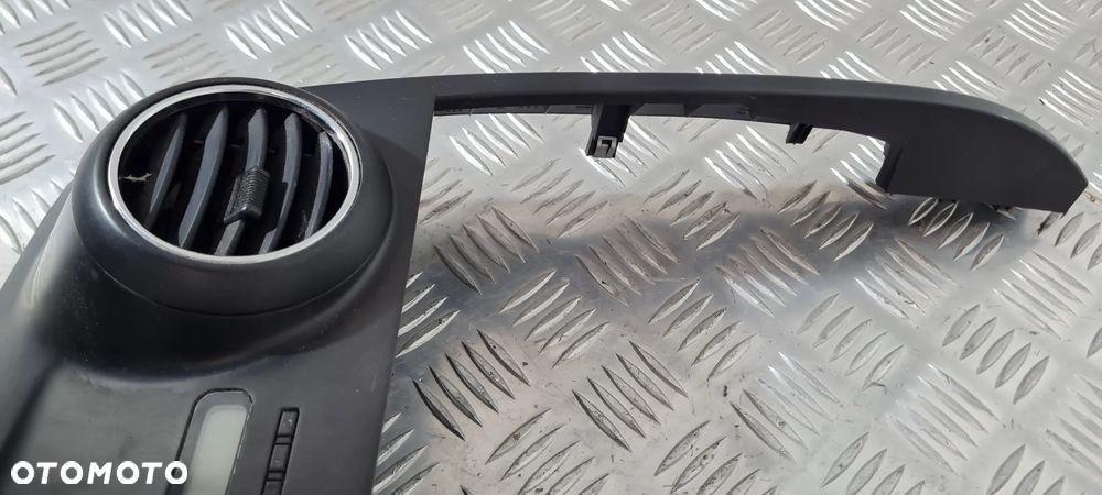 SsangYong Actyon Ramka Radia - 10