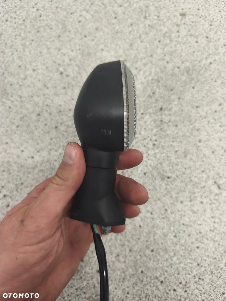 Kierunkowskaz lewy tył Suzuki DL 650 DL650 V-Strom 650 - 4