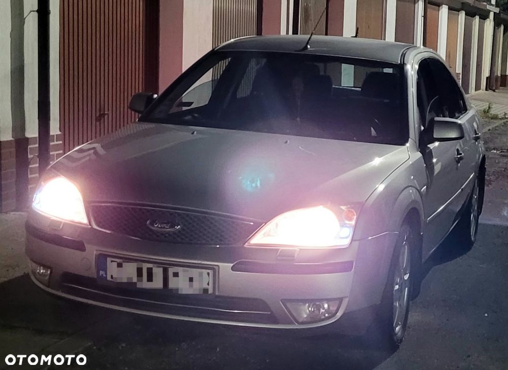 Ford Mondeo 1.8 Silver X - 27